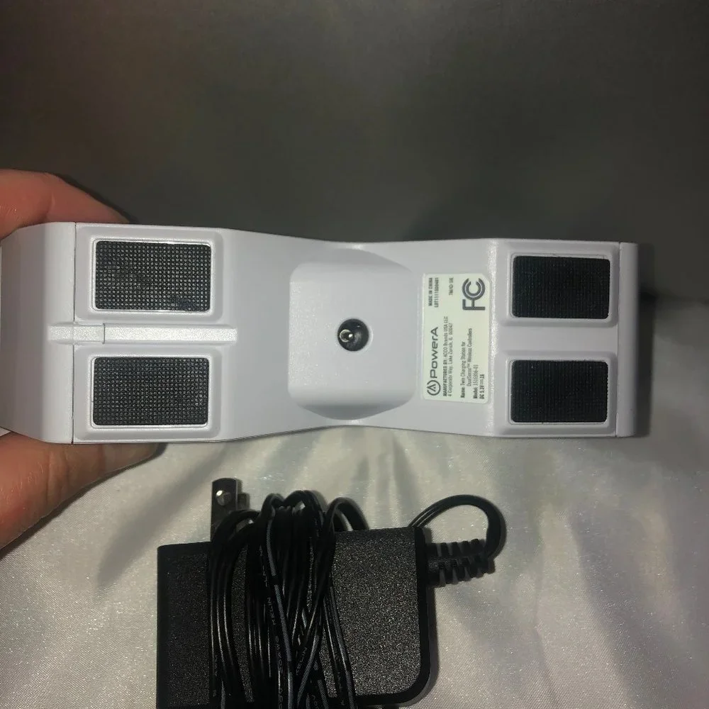 PowerA Twin Charging Dock DualSense Wireless PS5 Controllers Sony Playstation